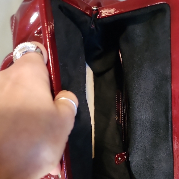 Liz Claiborne Shiny Burgundy Shoulder Bag - Picture 5 of 10